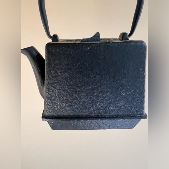 Vintage Solid Cast Iron Tea 🖤 Kettle Asian Japanese Teapot Enameled interior - Picture 3 of 8